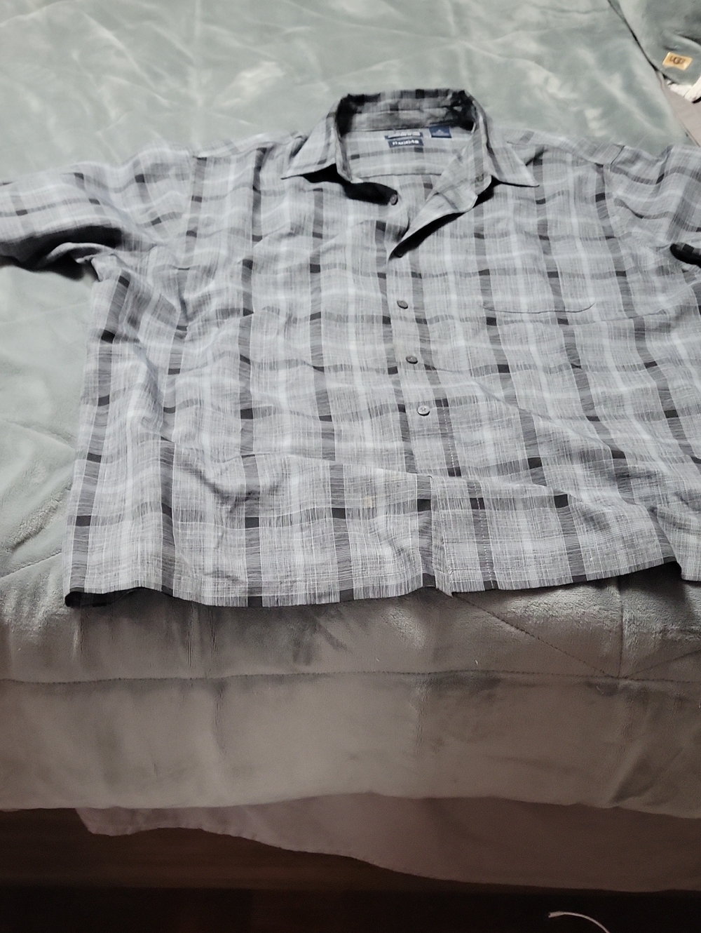 Haggar Men's Plaid Short-Sleeve Button-Down Shirt - Gray & Black